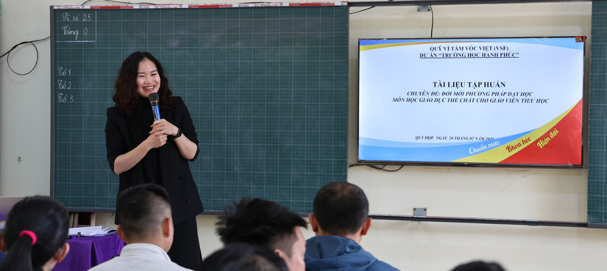Teachers from 21 primary schools in Quy Hop district trained on physical education and school sports